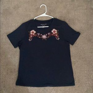 Navy American Eagle soft tee!